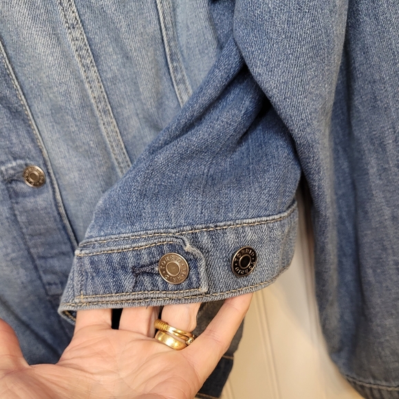 Torrid Studded Blue Denim Trucker Jacket Sz 3X - Picture 11 of 13